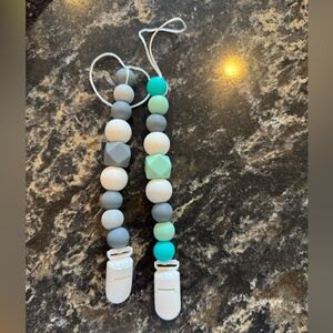 Silicone pacifier clips